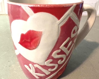 Vintage Ceramic Heart Mug – Hand-Painted Valentine's Day Kisses Cup