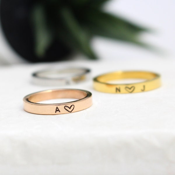 Edelstahl Initialring mit Herz, Ring für Paare, für Freund, für Freundin, Buchstabe Gold, Silber, Roségold