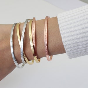 Gepersonaliseerde manchetarmband voor dames, meisjes aangepaste armbanden zilver / roségoud / goud armband voor dames roestvrij staal afbeelding 1