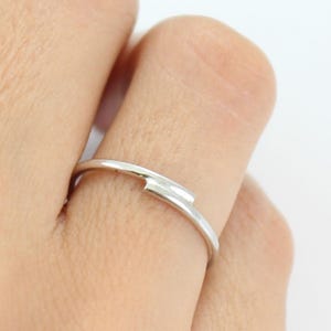 Sterling Silver Stack Ring Stacking Ring Thin Anillo para chicas adolescentes Women Silver Ring imagen 1