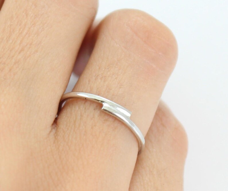 Sterling Silver Stack Ring Stacking Ring Thin Anillo para chicas adolescentes Women Silver Ring imagen 1