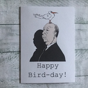 Tarjeta de cumpleaños con temática cinematográfica de los años 60 de Los pájaros, Alfred Hitchcock