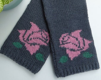 Dark grey knitted yoga socks with pink roses made in organic wool and cotton, toeless and heel less handmade, Pilates or Dance socks,