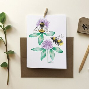 Carte de voeux fleurs de trèfle et bourdons, carte de souhait Illustration florale, art aquarelle, dessin botanique, Katrinn Pelletier image 2