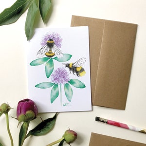 Carte de voeux fleurs de trèfle et bourdons, carte de souhait Illustration florale, art aquarelle, dessin botanique, Katrinn Pelletier