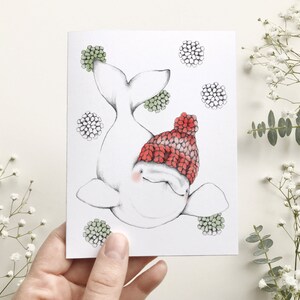 Carte de souhait béluga aux pompons, illustration baleine tricot laine, carte de voeux fêtes, dessin aquarelle noël, Katrinn Pelletier zdjęcie 2