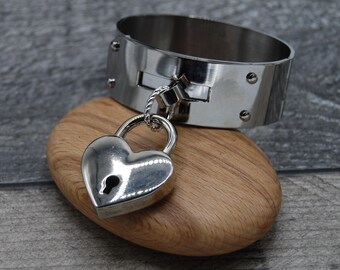 アクセサリー Vaultroom PADLOCK BANGLE Padlock Cuff Bangle: Wide Stainless Steel Bracelet With Heart Lock