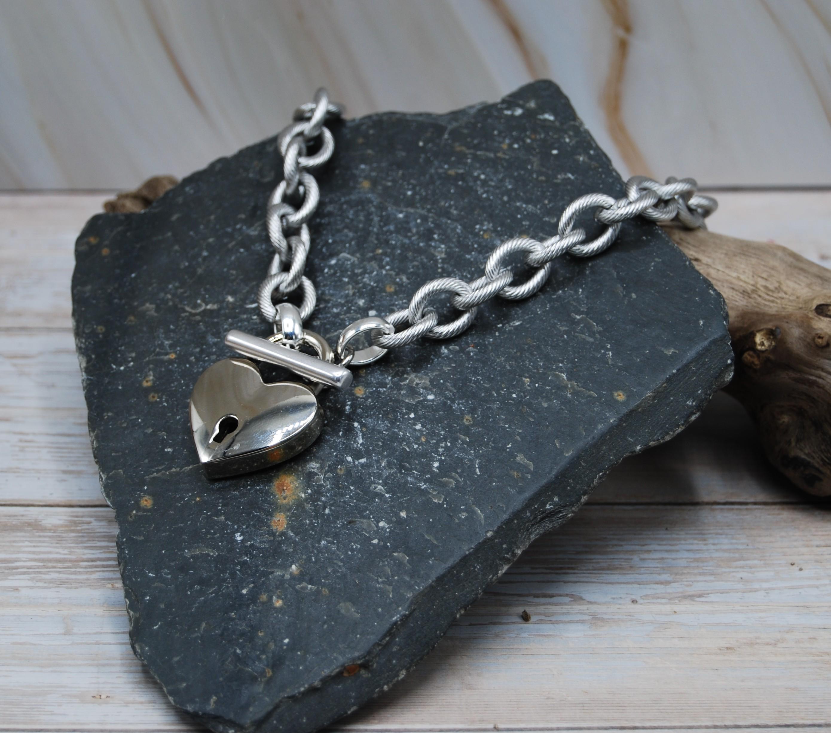 Stainless Steel Heart Padlock Necklace: Chunky Cable Chain
