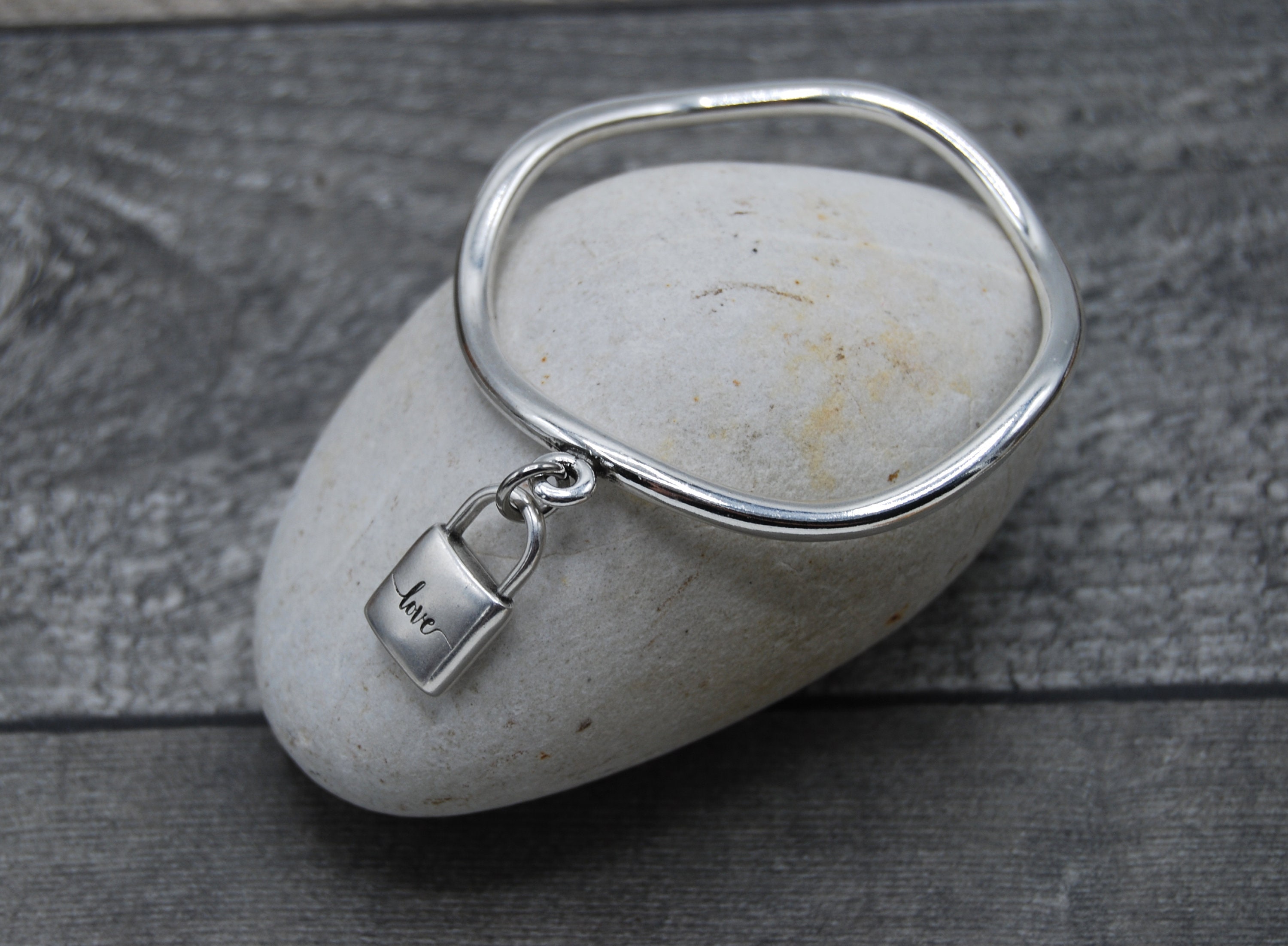 vaultroom PADLOCK BANGLE シルバー　ブレスレット Antique Silver Padlock Bangle: Hammered Boho Stacking Bracelet