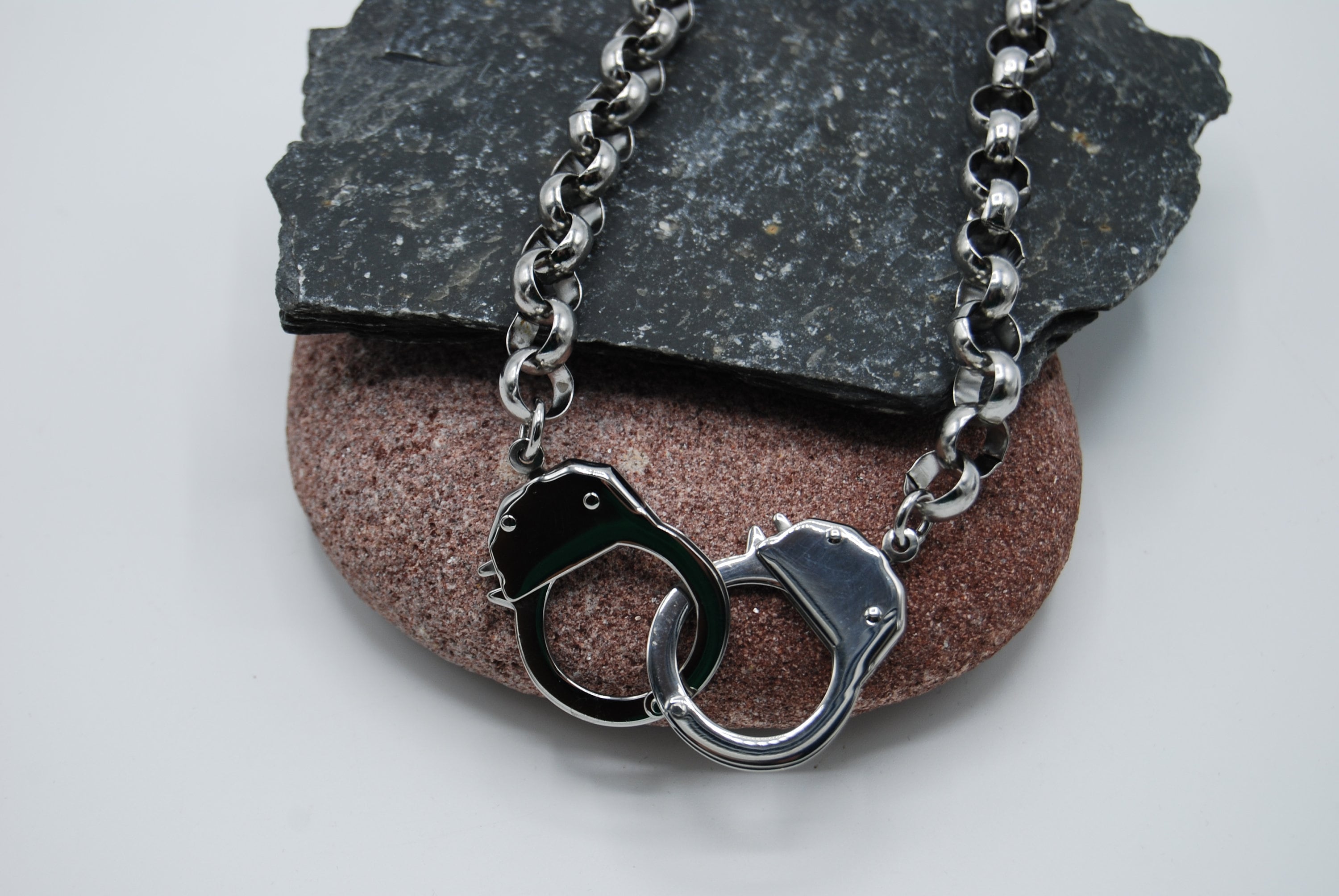 Handcuff choker clearance