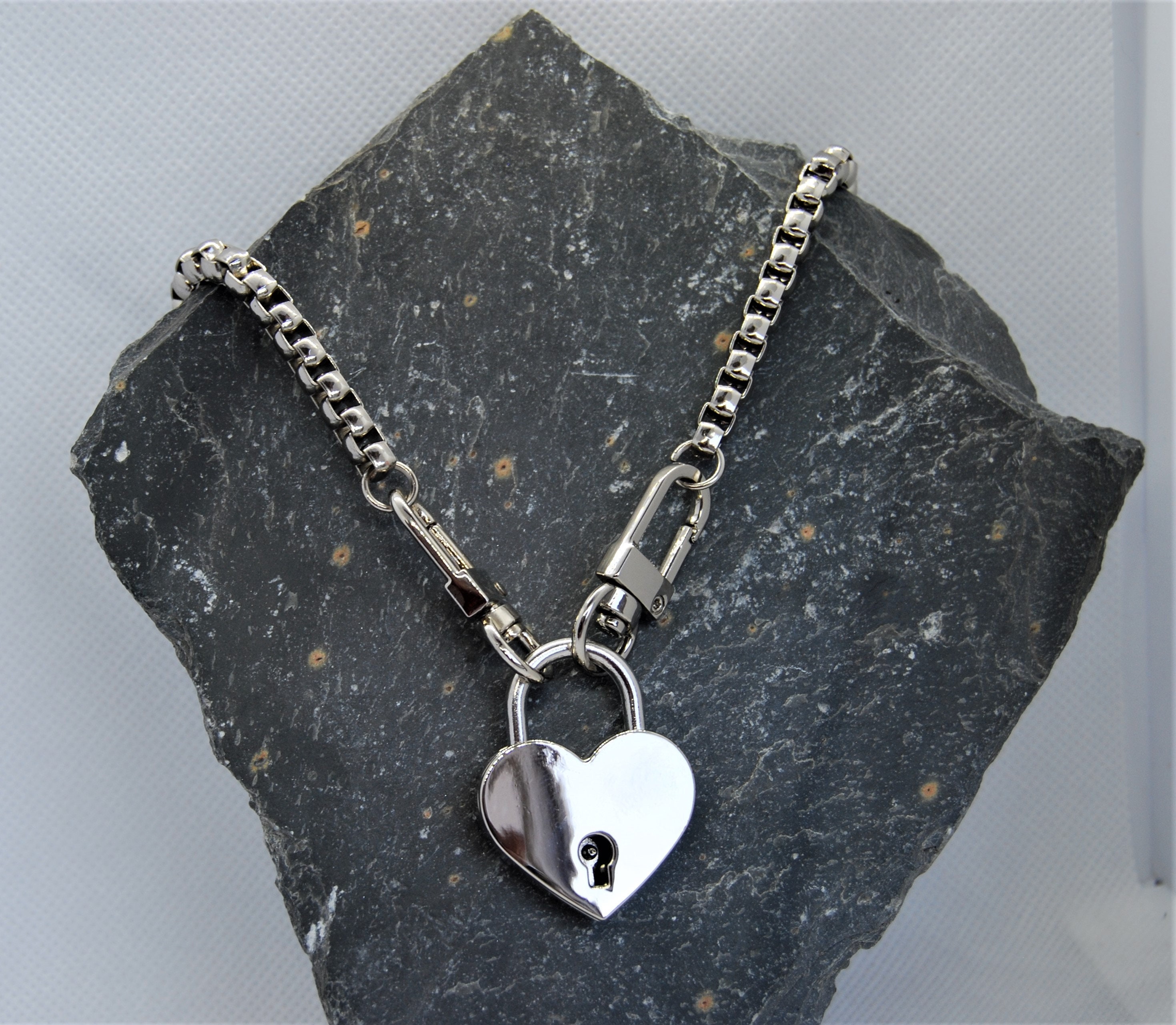 Astonishing Silver Heart Shaped Locket Pendant Slp30