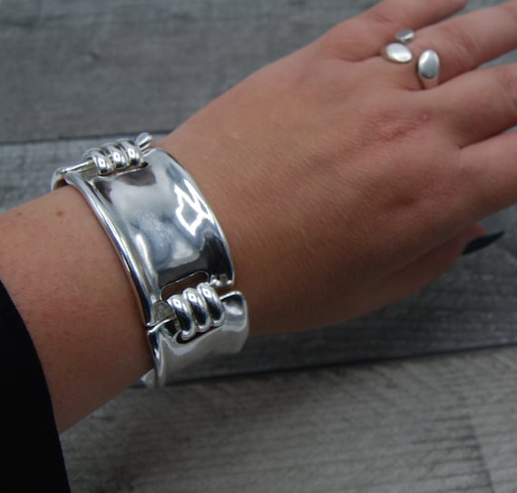 Risha Statement Cuff Bracelet/ Silver Oxidized Openable Cuff Bracelet –  AryaFashions