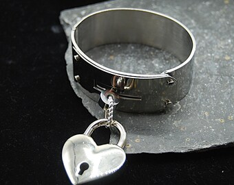 vaultroom PADLOCK BANGLE シルバー　ブレスレット Padlock Cuff Bangle: Wide Stainless Steel Bracelet With Heart Lock