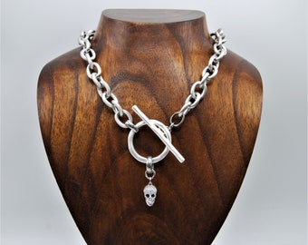 Collier en acier inoxydable avec strass tête de mort, grosse chaîne en argent, grand collier à fermoir bascule, cadeau pour elle, collier argenté avec barre en T, pendentif tête de mort