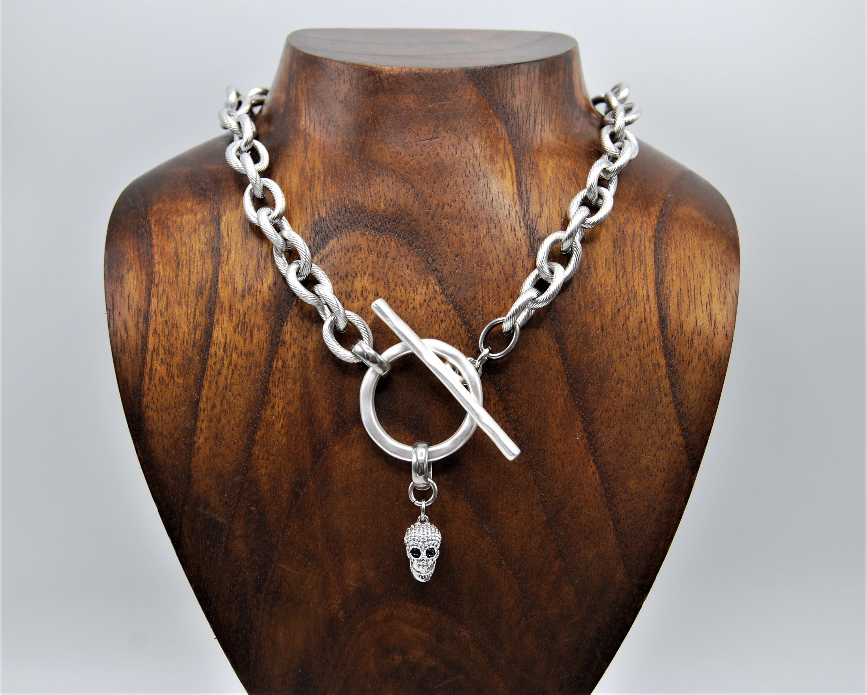 Stainless Steel Skull Pendant Necklace: Heavy Silver Chain T-bar