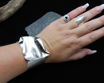Bracelet en argent antique, bracelet de manchette en argent, bracelet de manchette en argent abstrait, cadeau pour elle, bracelet en argent large, bracelet en argent