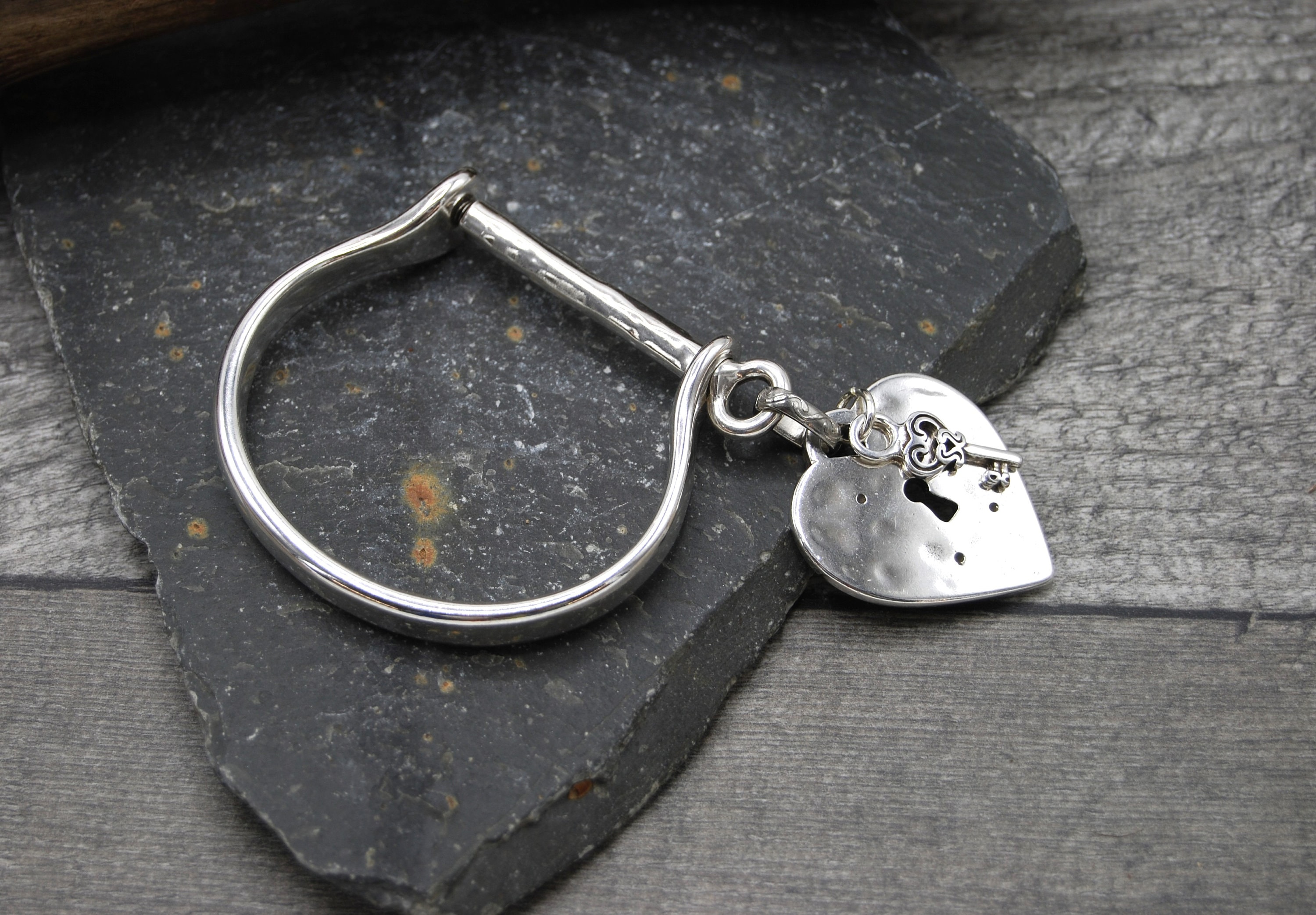 vaultroom PADLOCK BANGLE シルバー　ブレスレット il_fullxfull.6010390660_5zon.jpg
