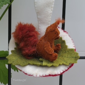 Hanging Agaric with little Squirrel - PDF pattern - Instant download - felt pattern