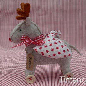 Rolling Reindeer - PDF felt pattern - instant download