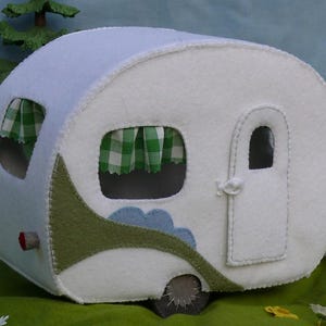Caravan pattern - PDF -  felt project - toy making -instant download