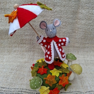 PDF pattern Music Box Singin'in the Rain - wool felt project with music mechanism