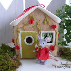 Mouse stays at home - Cottage - DPF felt pattern - instant  download