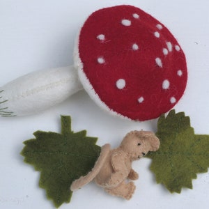 Hanging Agaric with little Mouse PDF felt pattern instant download image 5