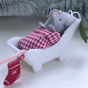 Christmas under a Blanket - Mouse - PDF felt pattern - Instant download