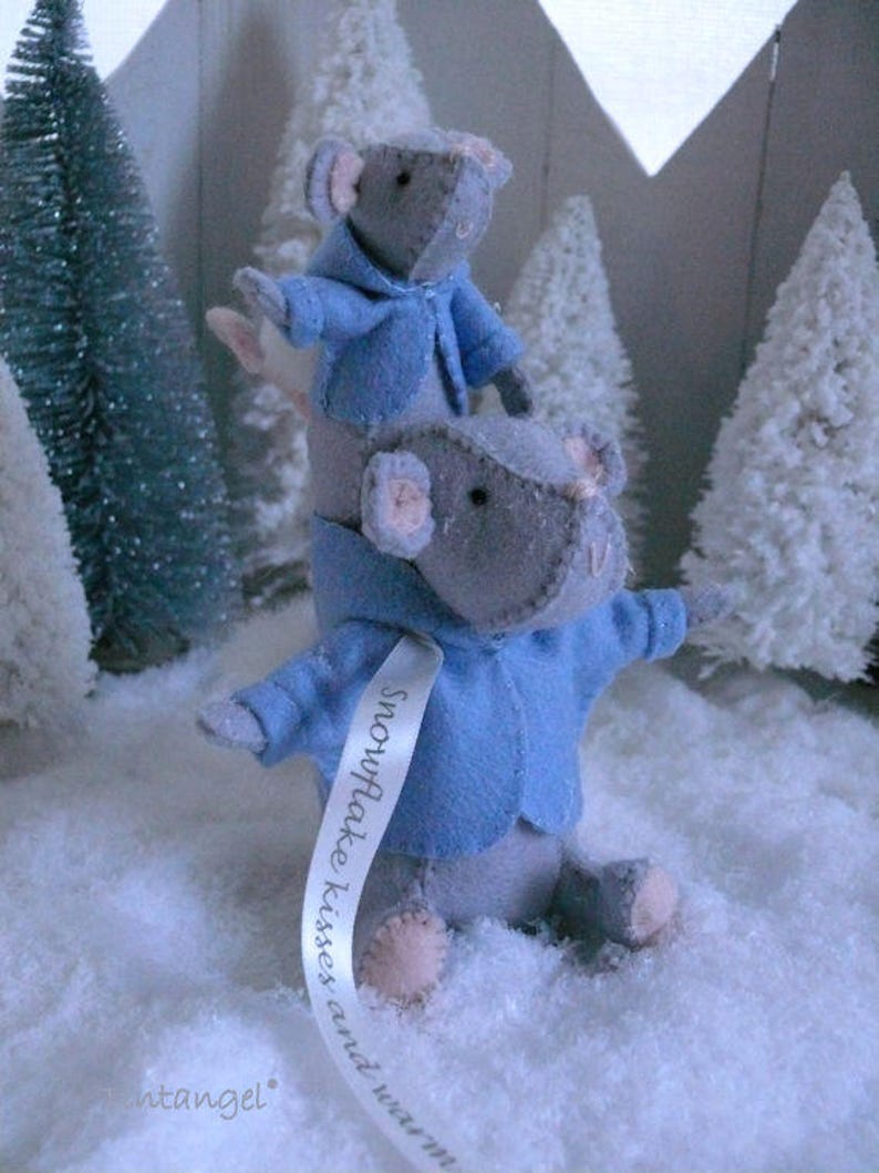 PDF pattern instand download including ribbon send by mail Snowflake kisses and warm winter Wishes