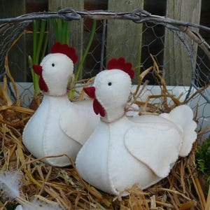 Chicken sewing pattern - PDF hand sewing patter - Spring felt project - Waldorf style crafting