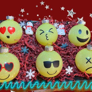 Emoji Weihnachtsanhänger | Lustig / Dummes Emoji | Personalisierte Ornamente | Weihnachtsschmuck |