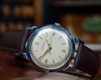 Vintage Kirovskie USSR Watch: Mechanical Mens Wristwatch