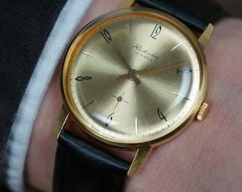 Vintage Raketa Men's Watch: USSR Mechanical Wristwatch, 1980s