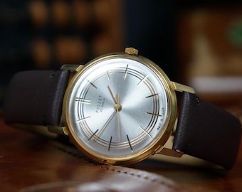 Relógio mecânico vintage Poljot, fabricado na URSS, década de 1980.