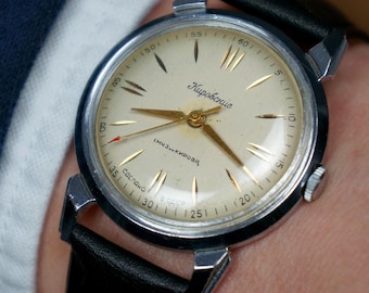 Orologio Kirovskie vintage: orologio da polso meccanico, anni '50