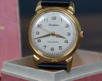 Orologio vintage Kirovskie URSS: orologio da polso meccanico retrò