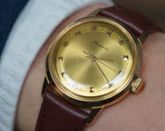 Vintage Raketa Men's Watch: 1970s USSR Mechanical Wristwatch