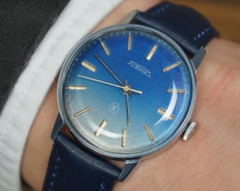 Vintage Raketa Men's Watch: USSR Mechanical Wristwatch (1980s)
