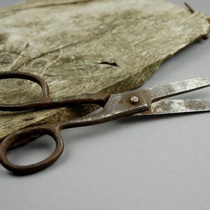 Vintage USSR Metal Sewing Scissors: 1940s Tailor Tool