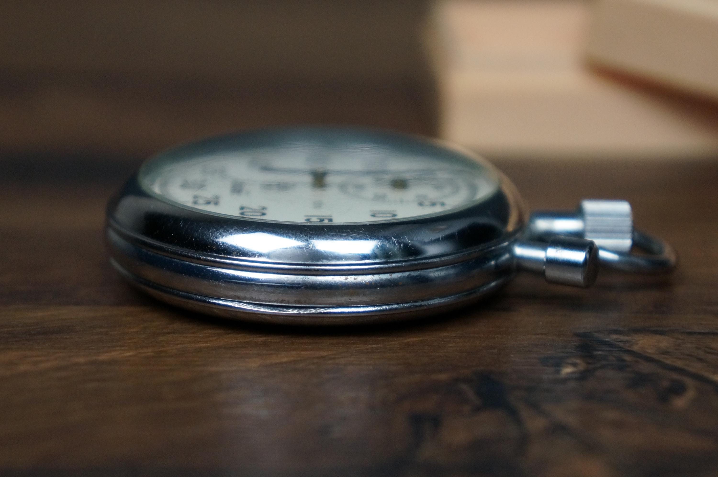 ヴィンテージ AGAT 機械式ストップウォッチ、ソ連製スポーツ用品、1980