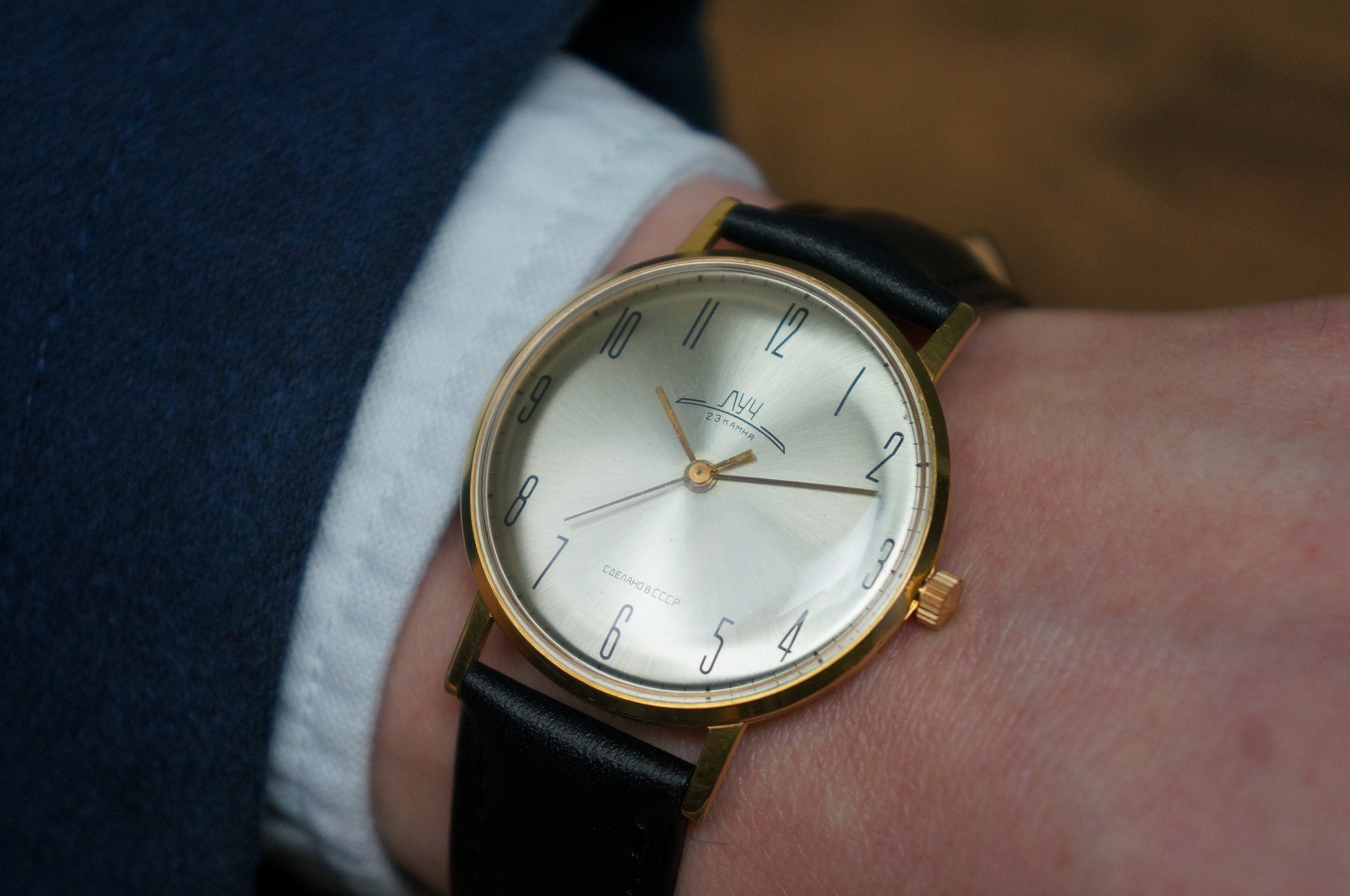Minimalist vintage watches deals
