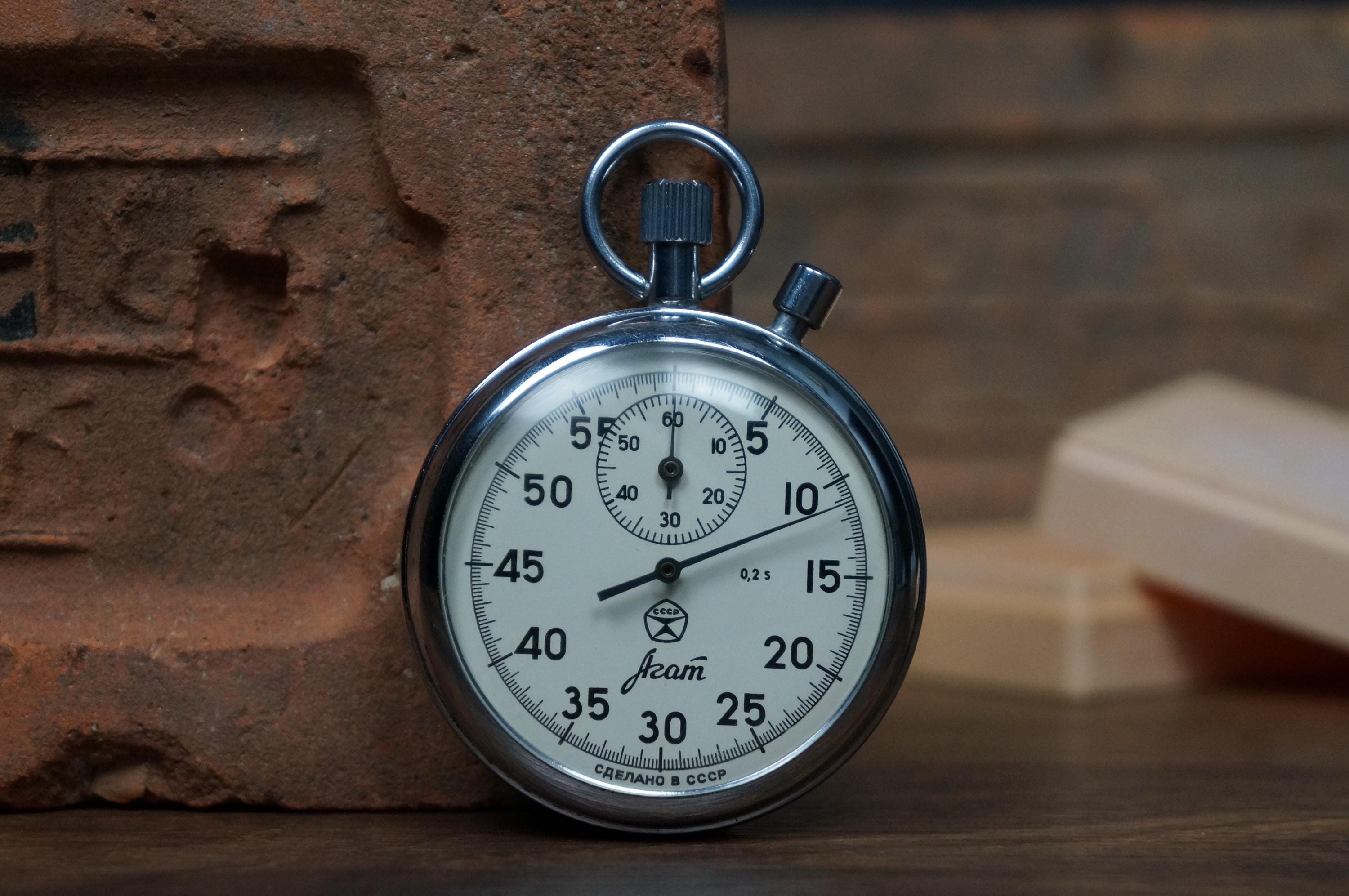 ヴィンテージ AGAT 機械式ストップウォッチ、ソ連製スポーツ用品、1980