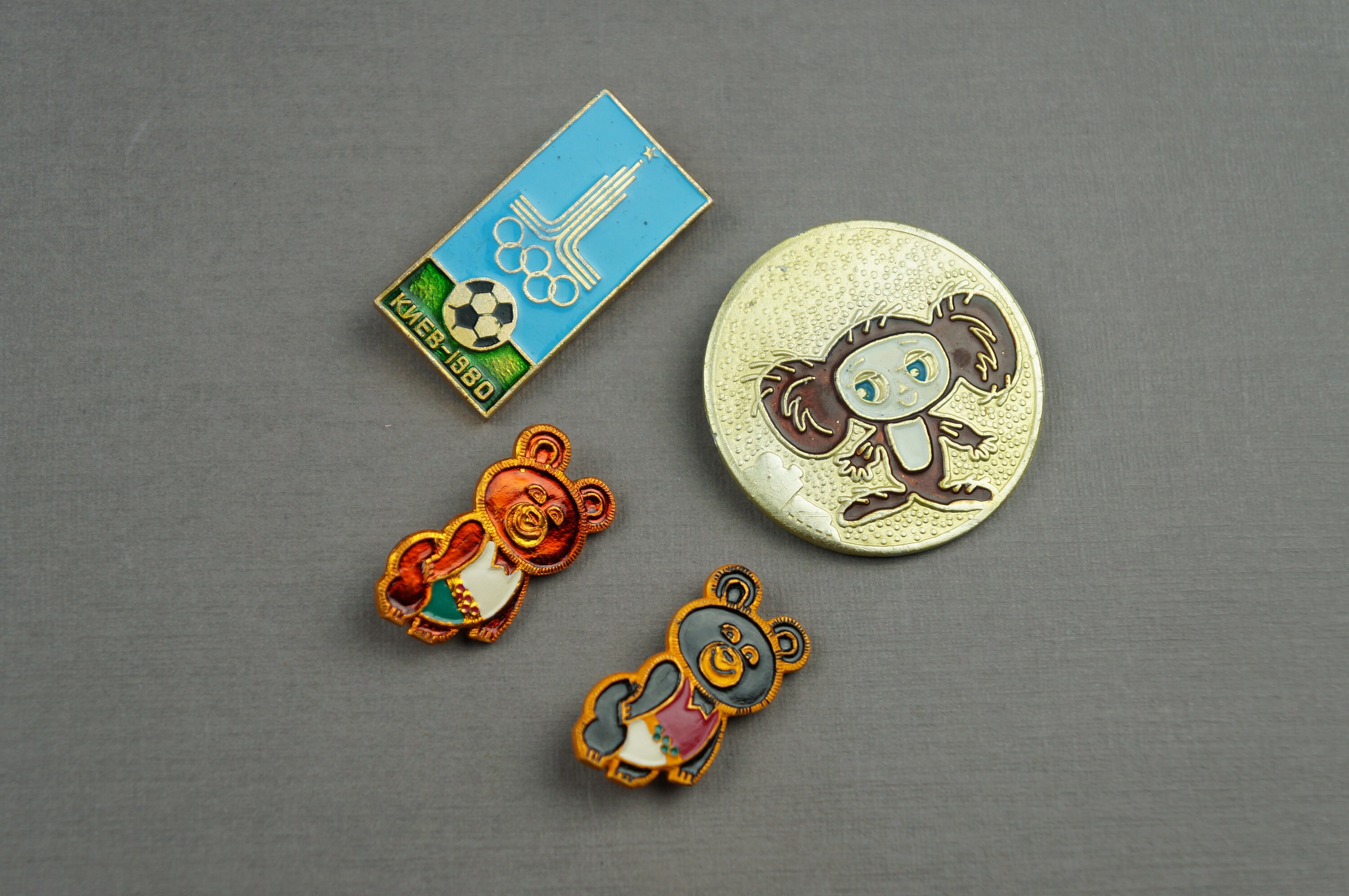 Ensemble de badges de l’équipe olympique britannique aux jeux de Moscou