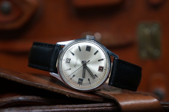 Antique mens wrist best sale watches