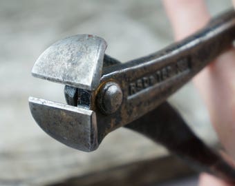 cutter, cutter wire, steel cutter, antique tool, vintage workshop, home workshop, hand tools, working tools, small tools, pliers, tool