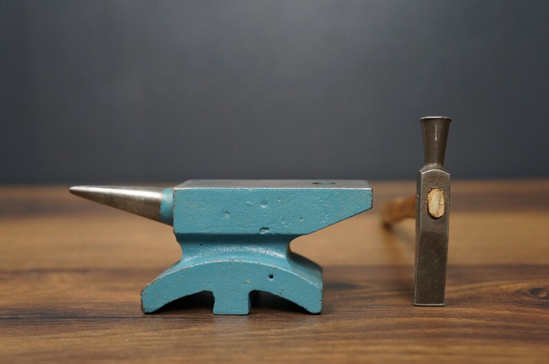Anvil vintage anvil miniature anvil small anvil antique Etsy