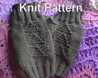 Men’s Triangular Twists Wrist Warmers Knit Pattern