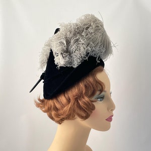 【if you have/Feather Hat】 1930s Vintage Black Felt Robin Hood Style Pointed Hat With A