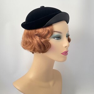 SALE! VINTAGE Mid-Century Gothic 1950s Sheila Hat Cap Drama Retro Chic Chic Original Vintage Mid Century Black Straw Tall Round Hat  main image 3