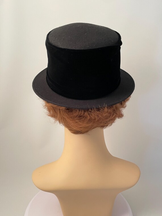 Ladies 1980s hat, 1980s vintage hat, 1980s hat, 1980s clothing, 1980s black hat, 1980s felt hat, Eric Javits hat, Winter hat, Christmas hat View 3